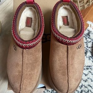 Ugg Tazz Slippers size 7 (Chestnut) BRAND NEW